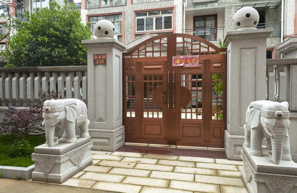 别墅庭院大门围栏图片1